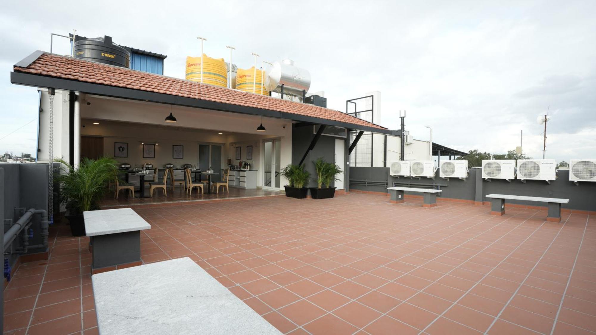 Wandr Hotel- Near Mg Road Bangalore Bagian luar foto