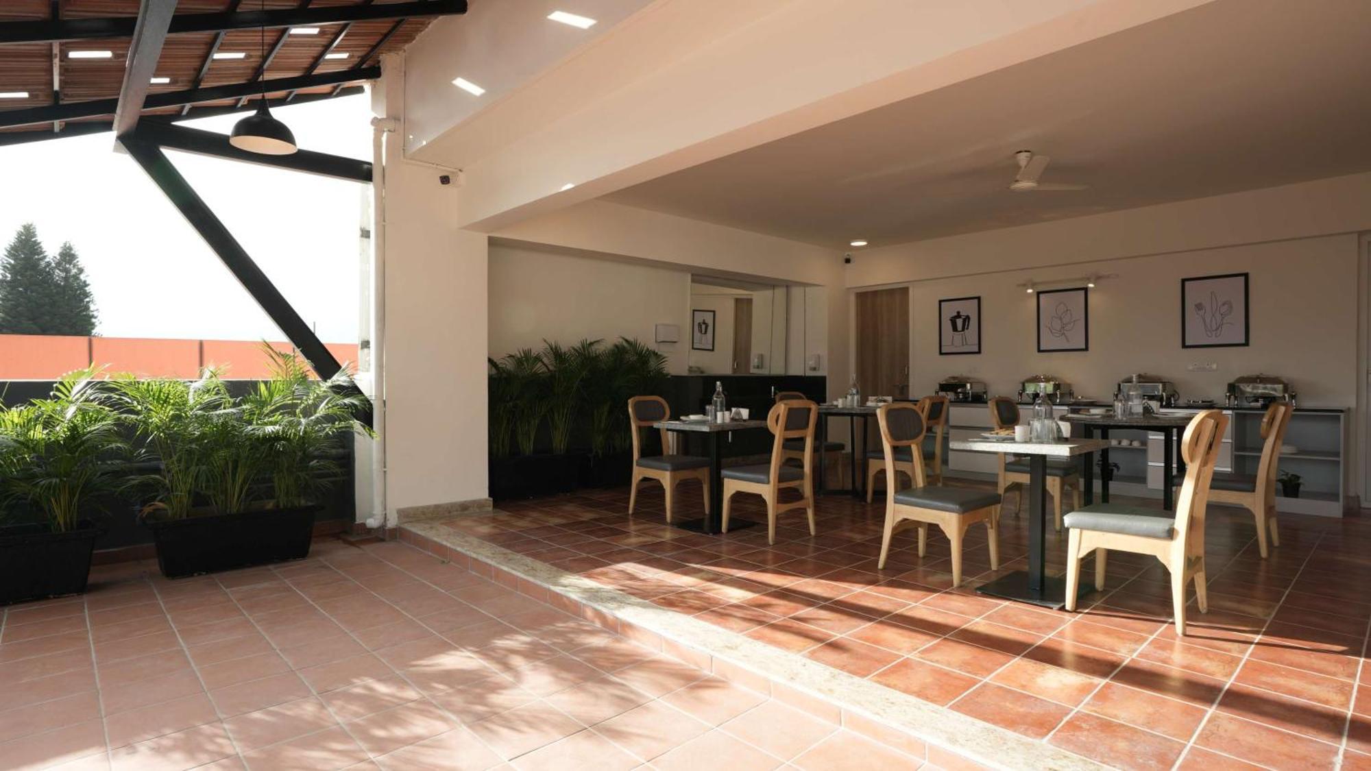 Wandr Hotel- Near Mg Road Bangalore Bagian luar foto